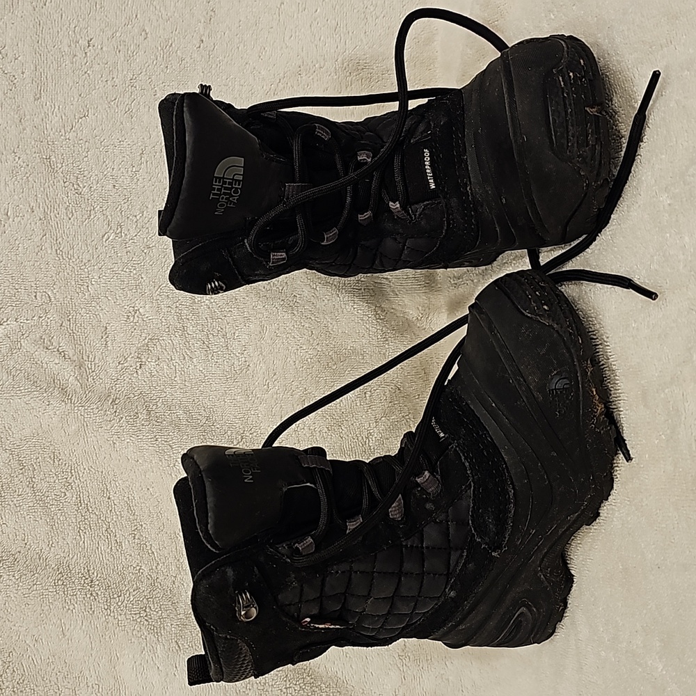 Northface winter/ cold weather/ snow boots THERMOBALL SIZE 1